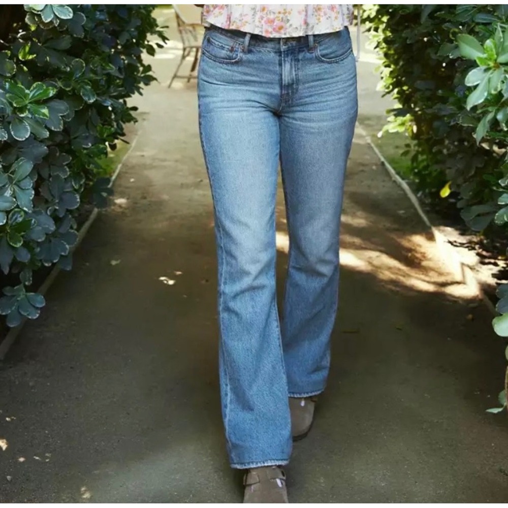American Eagle Blue 90s Bootcut Jeans High Waisted Denim | Size 6